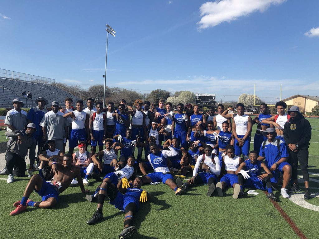 DemetricDWarren's tweet photo. #MSGrind7v7 Blue 4-0 #1 Seed
#MSGrind7v7 Gray 3-2 
#IWILL 

#MSGrind7v7 🔥🔥🔥 https://t.co/67DbKAueHX