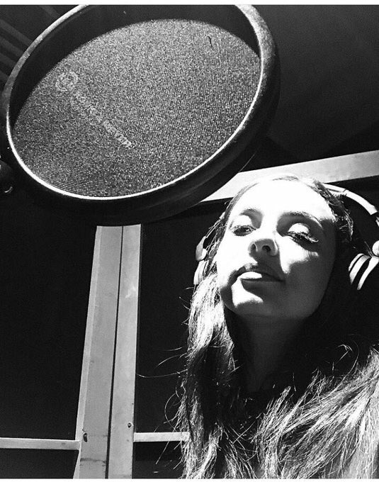 TeamMixFR's tweet photo. #INST | Jade a posté cette photo sur Instagram aujourd’hui https://t.co/XqteUCCnZO
