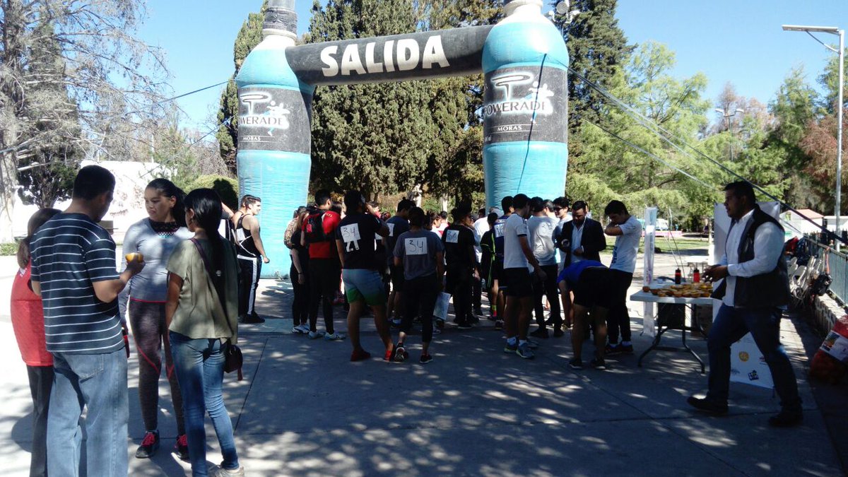 IDJuventud's tweet photo. Gracias a las y los jóvenes que participaron en el #RallyExtremo.
Trabajando en equipo con: #JóvenesEnAcción y #UniónJoven
#SerJovenEsAventura 👧👨🙋 https://t.co/WBai48RT6X