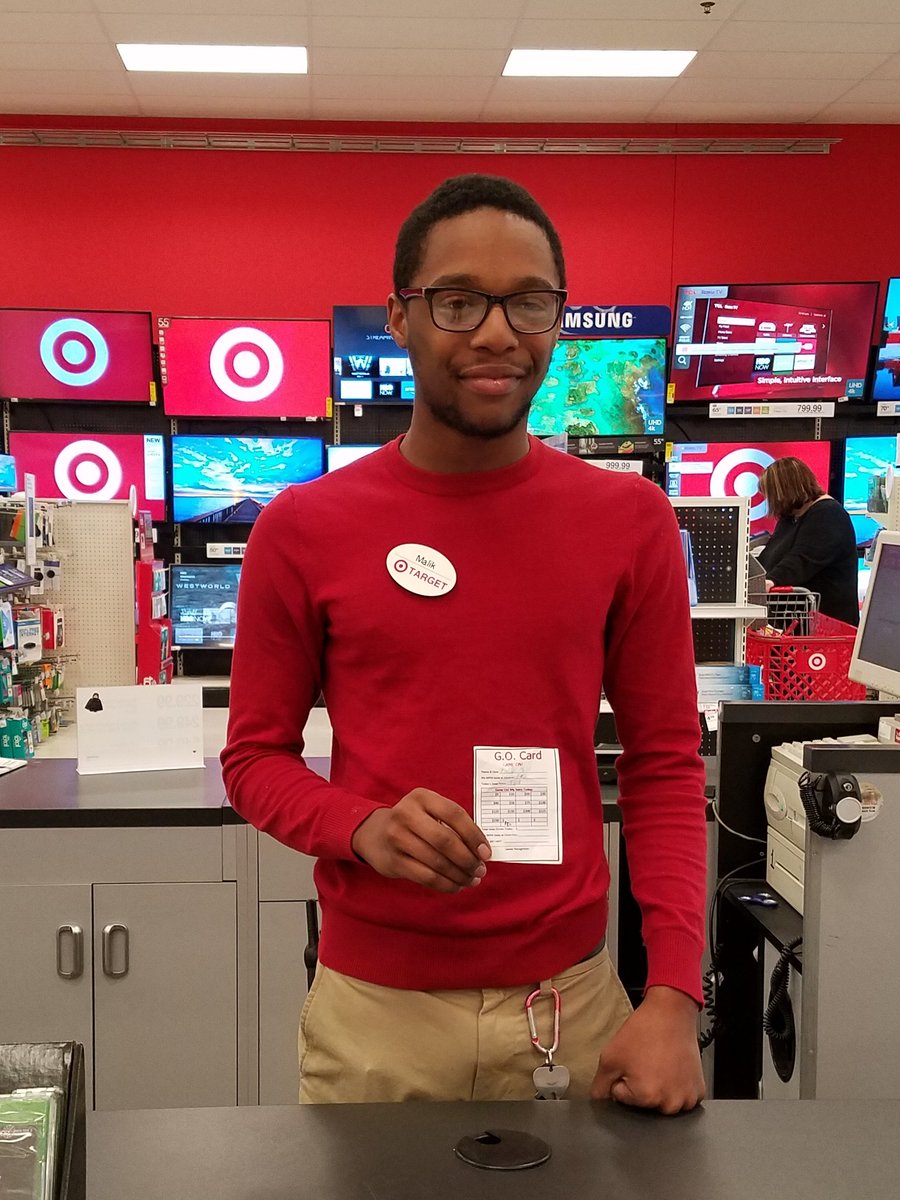 Malik is helping us win the guests this weekend at 1324! <a href="/JillanneMackey/">Jillanne Mackey</a> @TgtRyan @cat10jill
