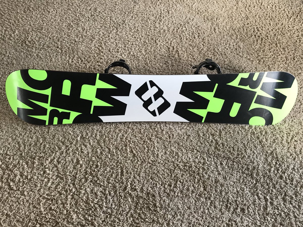 char0018's tweet photo. Selling this snowboard including bindings and boots. Boots are men’s size 8 and information about board and bindings are on the notecard. Asking for $200 for the whole set. Let me know if interested! https://t.co/k8HI7raomu