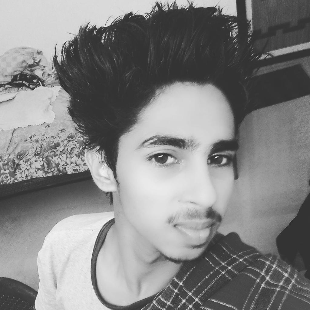 saleel_chetlat's tweet photo. #heavy_hair #instapost #lovly_hair #simplemod #blacky #dArKloCk #lv_u_hair #HaiRy_daY @Naveen_Odisha @MomentsIndia @sachin_rt https://t.co/PqRfS9RbrN