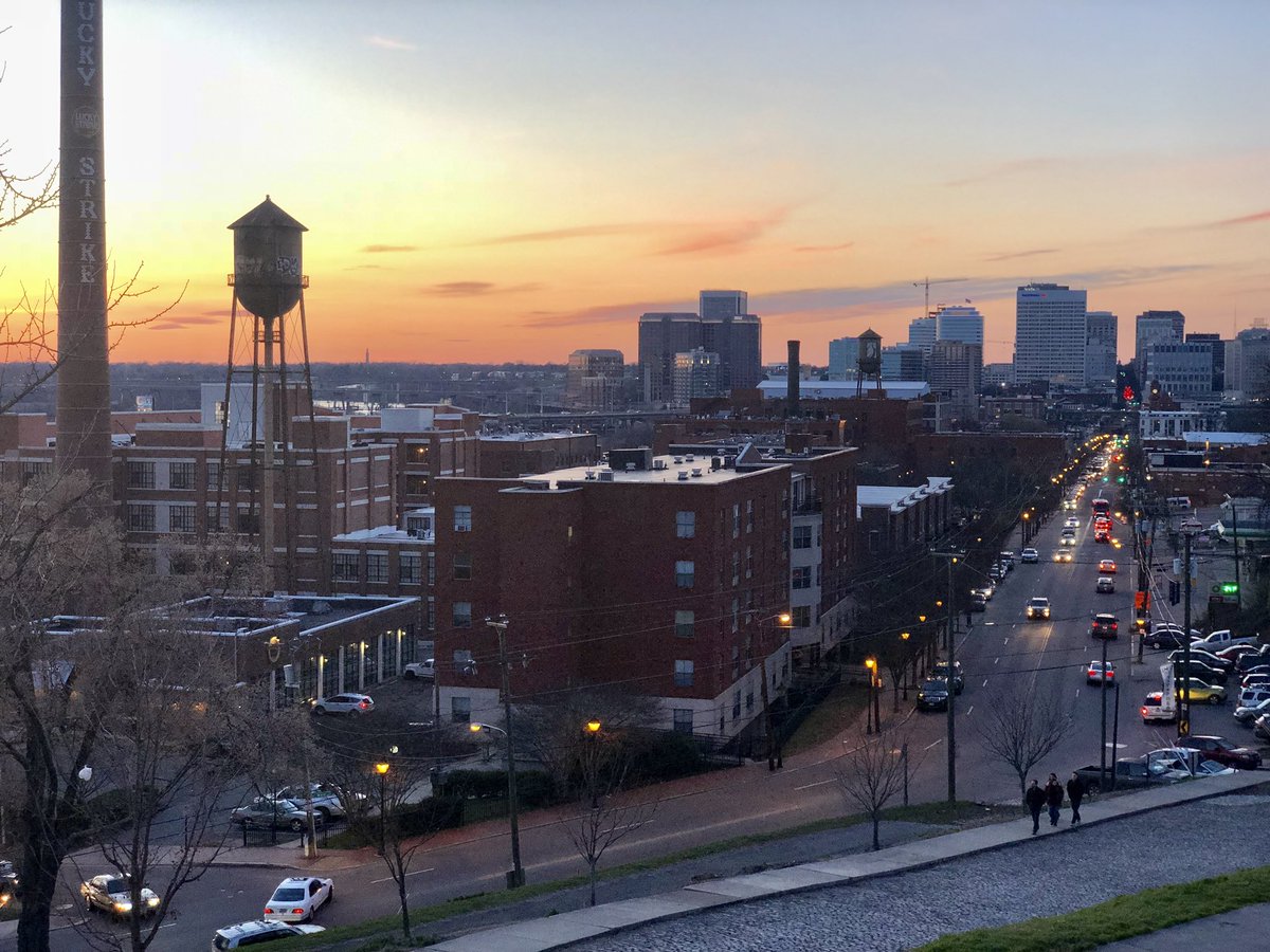 itsneellyy's tweet photo. Richmond, Virginia is a pretty dope place. The local restaurants, the murals, the breweries. Rich in history and diversity https://t.co/8Dzo3m4c3R