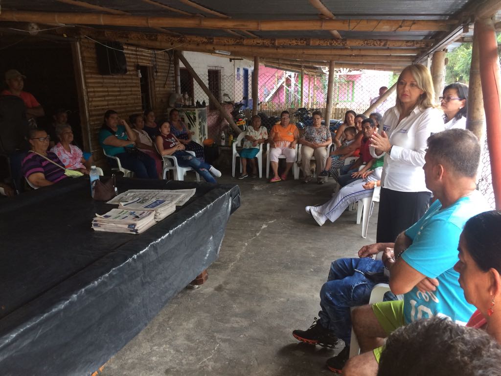 aydeelizarazoc's tweet photo. Reunión a esta hora en el caserío Once Casas en Montenegro. @MovimientoMIRA  #SenadoMIRA3 #QueremosLoMismoQueTu https://t.co/FQnV9XQ8qG
