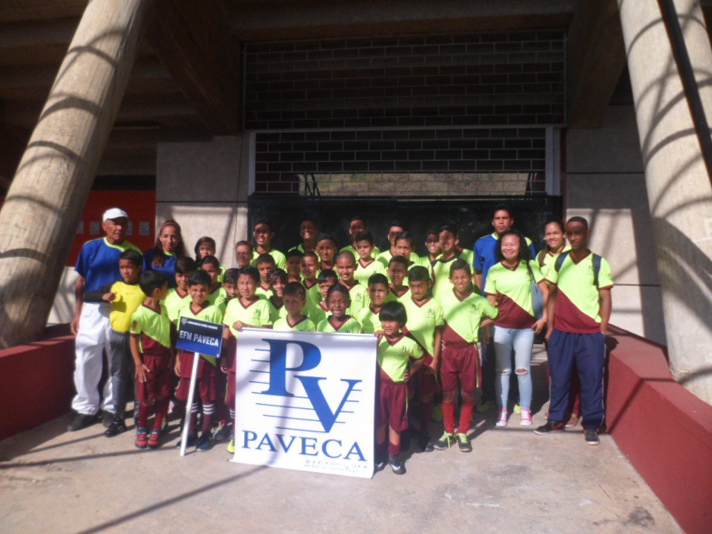 EMF_PAVECA's tweet photo. Listos ya en el #MisaelDelgado para hacer presencia de nuestra institución al desfile de inicio de los #Estadales @EFM_PAVECA https://t.co/9SBc2wYGsP