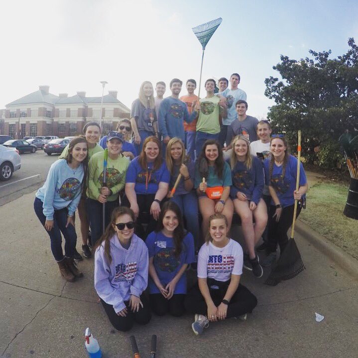okstate__its's tweet photo. And that’s a wrap! Thank you to our volunteers for making today so great! We were able to send over 1500 volunteers to 220 job sites! The weather was beautiful and the city of Stillwater couldn’t be more proud of our OSU students! Shout out to Exec for getting this day planned! https://t.co/xm8cJslYUu