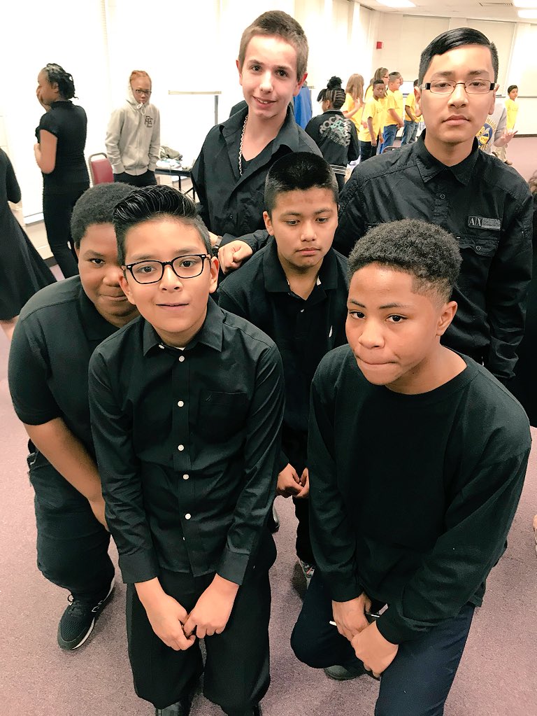 LaShundaFaison's tweet photo. Wonderful performance by the @SmMSKnights Chorus at the #ShowcaseOfStars! Mr. Grant did an amazing job directing these talented students. #KnightPride #KnightLife https://t.co/jBKrjZ6b4l