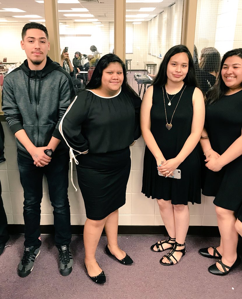LaShundaFaison's tweet photo. Wonderful performance by the @SmMSKnights Chorus at the #ShowcaseOfStars! Mr. Grant did an amazing job directing these talented students. #KnightPride #KnightLife https://t.co/jBKrjZ6b4l