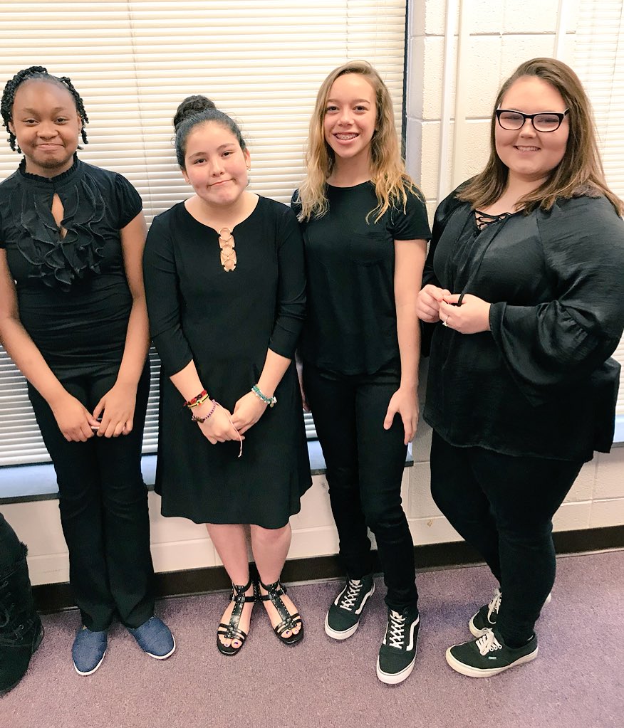 LaShundaFaison's tweet photo. Wonderful performance by the @SmMSKnights Chorus at the #ShowcaseOfStars! Mr. Grant did an amazing job directing these talented students. #KnightPride #KnightLife https://t.co/jBKrjZ6b4l