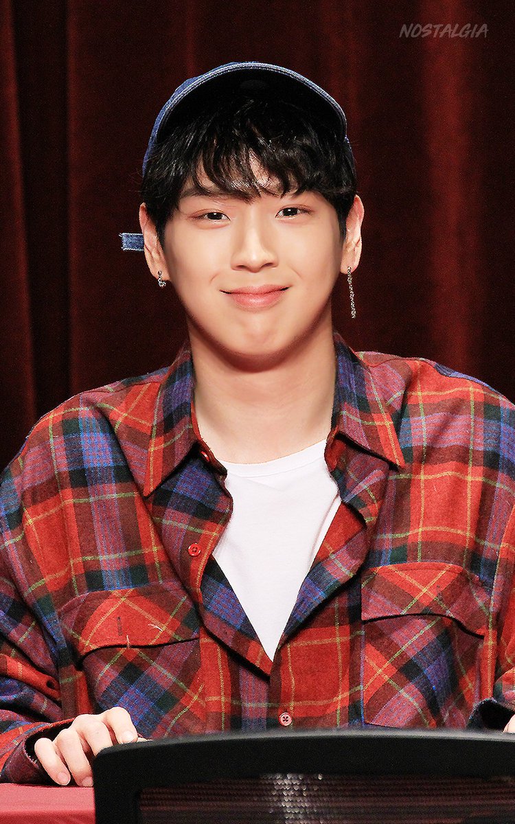 Nostalgia0419's tweet photo. ☄HQ
171230 수원팬싸 
@BAP_Himchan 너무 너무 너무 보910%ㅠ
#힘찬 #비에이피 https://t.co/nSS1k9dx0z