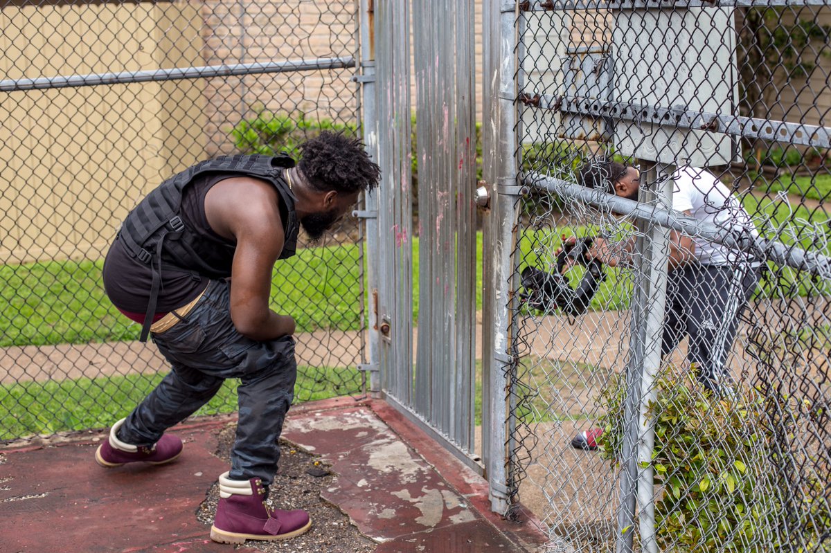 DFlowersHimself's tweet photo. Go ta War Bout Dis Shyyt . Day Fa Day Grind  #RepresentPoverty https://t.co/5HCsc5QSkx