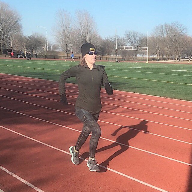 fuelvegathletes's tweet photo. Did my first track workout in over 4 years 😱 7x400 m: 1:33, 1:30, 1:30, 1:29, 1:28, 1:28, & 1:27 #BibChat #IllinoisMarathon #chishuffle https://t.co/vDLJfV8B8y