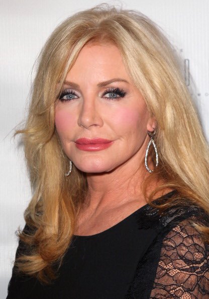    We wish a very happy birthday to the amazing Shannon Tweed! ¡Feliz cumpleaños 