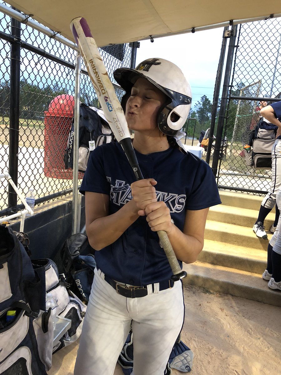 HCC_Softball's tweet photo. Grazioli starts the inning with a❗️❗️❗️solo home run ❗️❗️❗️ her second for the season, &amp; it’s only day 2️⃣ stay tuned 👀🐦🎉🔥 #AnotherDinger #MoreToCome #LiveForLivi https://t.co/BQdccK0YbB
