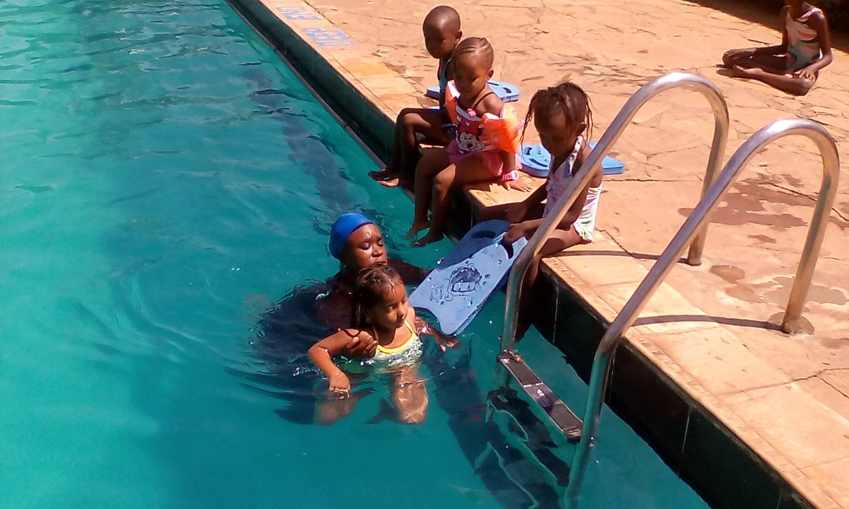 bernjesh's tweet photo. Striving towards zero Drowning in Kenya. Our #Children are the #Future
#ZeroDrowningInKenya #BeesAquaKids #BeesSwimming #LearnHowToSwim #LifesavingLessons #BasicSafety #KLF #KenyaLifesaving #GainWithXtianDela #TrapaDrive #GainWithPyeWaw #GainWithTrevor #MUFC #WomensDay https://t.co/WvG2mfc1h1
