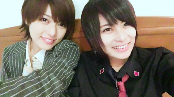 cuterose_mh's tweet photo. こんびで企画やりますよ！👏🏻
アンケートおまかせ♡だったね
という事はそれ以上の事望んでるって事だよね。頑張ります笑
今回も20RT行ったら載せます👼🏻🍀
みんな、ならもっと俺らを驚かせられるよね？

また、ヴァンパイアキスのカウントダウンのセリフもあげる予定です。

お楽しみに✨By実愛 https://t.co/obPPnO1By0