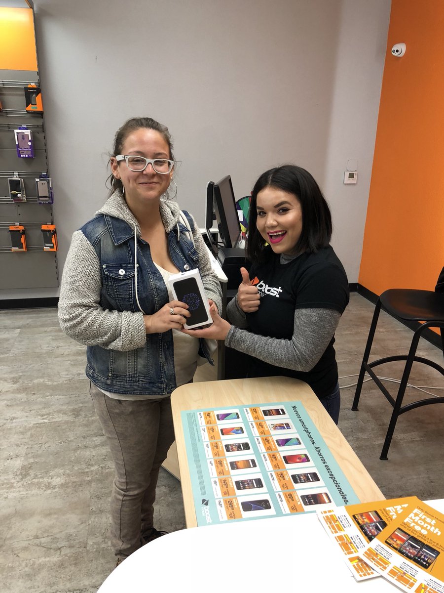 AK Wirelrss in Pomona, welcoming a new customer to the Boost family! <a href="/prailpcs/">Patrick Rail</a> <a href="/Alicia_SPG/">Alicia Gonzalez</a> #boostnationevents