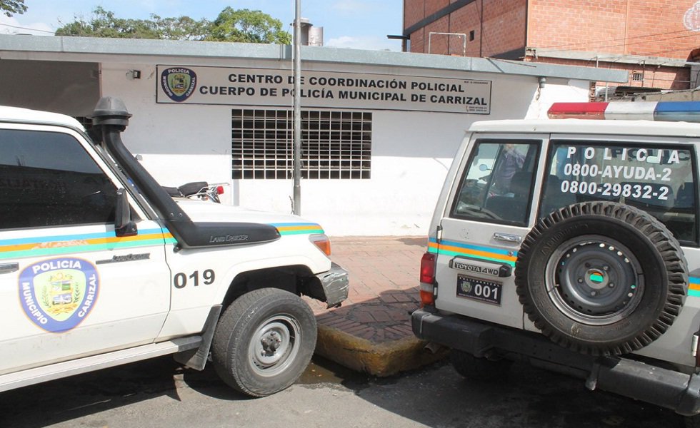 NTN24ve's tweet photo. Capturan a jefe de Protección Civil- Carrizal por comercializar medicinas donadas a la institución https://t.co/aa9Tuc87w6 https://t.co/mMuhBGHyk5