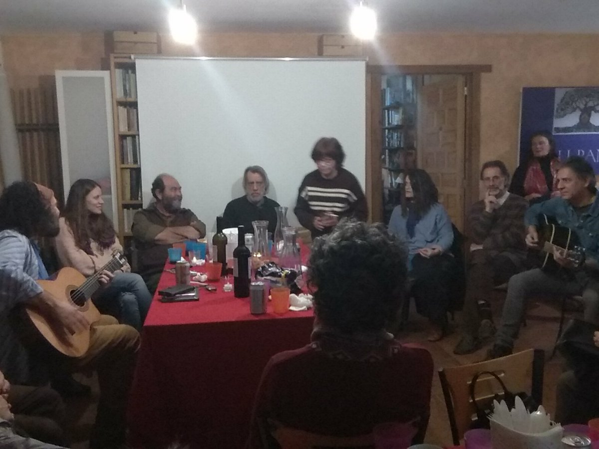 VClaudn's tweet photo. Luis Pastor Javier Maroto, Manolo Rodríguez de Viceversa en Kali Panoa. Con queridos amigos. Noche mágica. https://t.co/w0sLbI1tMr