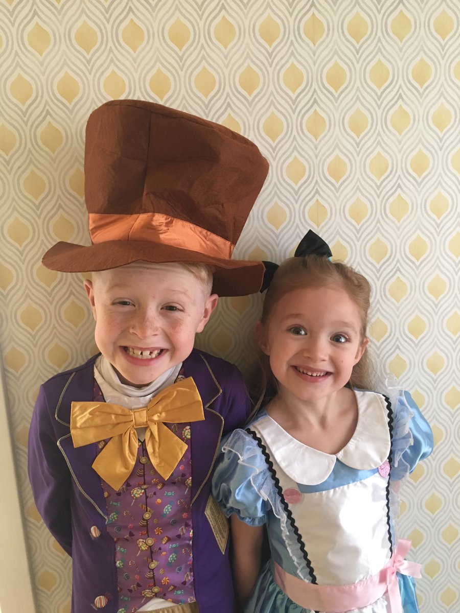 sh3lbysmith's tweet photo. Kids were excited to get to school on Friday dressed for #WorldBookDay2018 ❤️ #willywonka #AliceinWonderland https://t.co/HfMthjx3SF