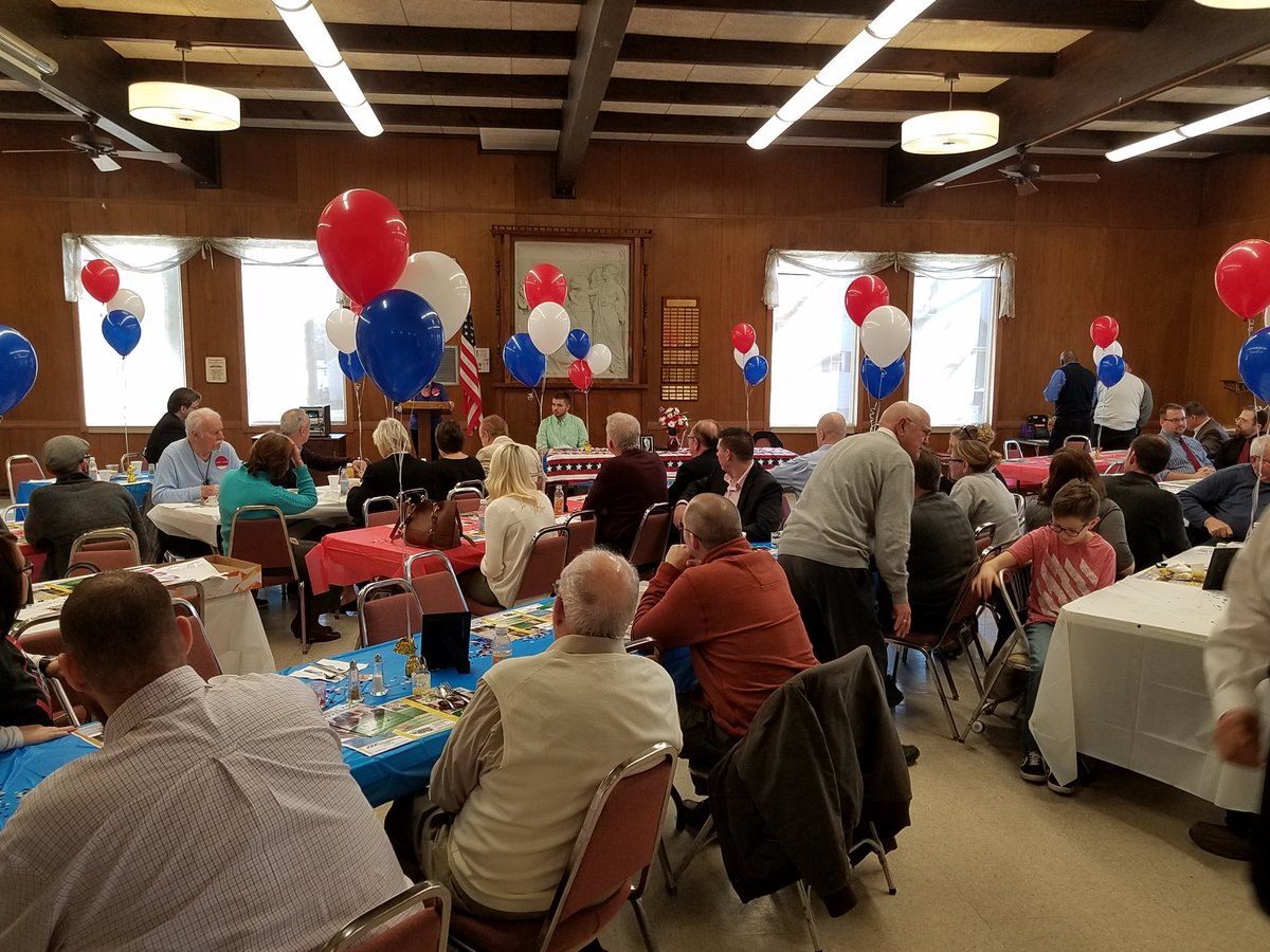 ZachScottOhio's tweet photo. Want to thank @Kaimeade97 &amp; the Marion County Democratic Club for inviting me speak at their FDR Breakfast this morning. @TheDemocrats #OH12 #Flipitblue2018 #BlueWave2018 #CommonSenseForCongress #Ohio #Democrats https://t.co/Oaozvw9xxE