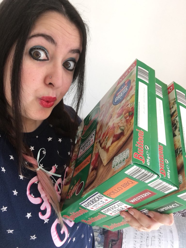 Sasa_Cositas's tweet photo. Buitoni American Style https://t.co/YIEeUiVO7w | @Nestle_es 🍕🍕
#SiHayFiestaHayBuitoni #buitoni #pizza #pizzas #foodporn #food #comida #fiesta #party #americanstyle #buitoniamericanstyle #myhomeparty #madeinusa #chefs #pollobbq #western #spinaci #pizzasgratis #fastfood https://t.co/NTAIja2wuE