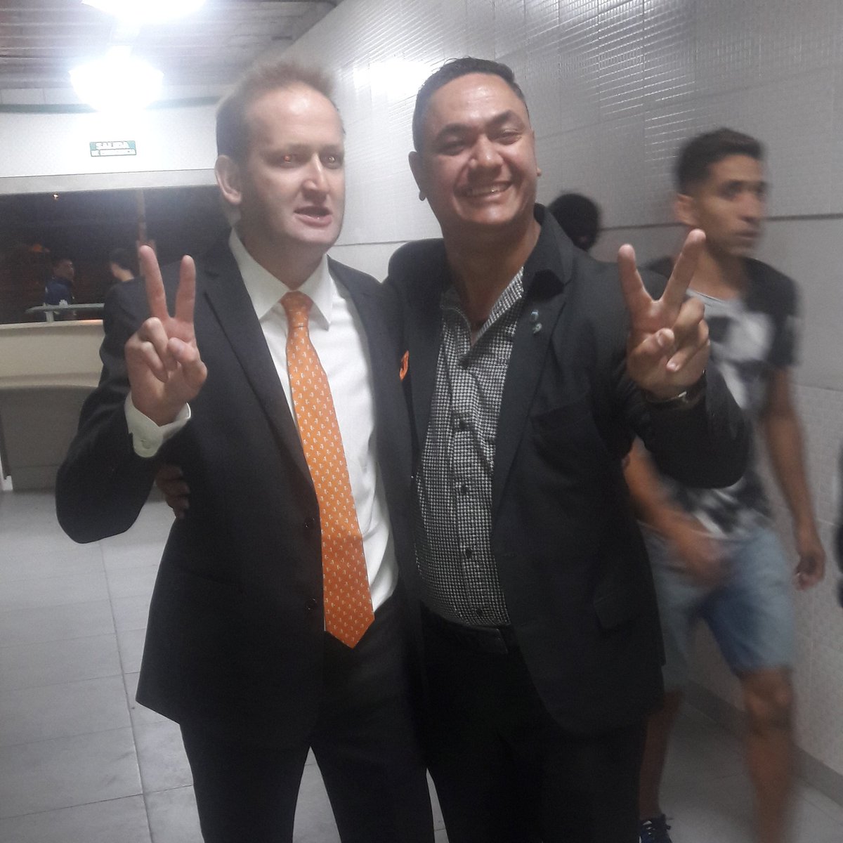 adostoquesfut's tweet photo. #CopaADT2018 Cumplieron 😎💣🔝 Leo Barrios y Coco Mareco de traje en la gran final entre #VillaLaÑata y #Camioneros 👏👊⚽💪👍 https://t.co/AfTgzv0AEB