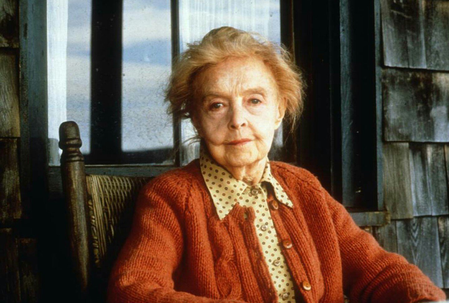 カトウ ニニ 2 27はリリアン ギッシュの命日 1987年 93歳の時にベティ デイヴィスと共演した 八月の鯨 は 当時の単館ブームもあって大きな話題になりました あの頃観た人は年齢を重ねた今 そして更に後に観るとまた違う印象を受けそうですね