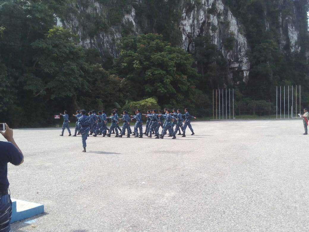 plkn_etnobotani's tweet photo. 22 Februari 2018 - Pertandingan Kawad. 
Tahniah diucapkan kpd Kompeni Bravo, Alpha, Charlie &amp; Delta kerana berjaya memupuk semangat disiplin, mematuhi arahan ketua serta kerjasama kumpulan. Tahniah Bravo menang.
#PLKN2018
#CINTANEGARA
#PERKASAPERWIRA
#PLKNPADU
#BSKNBEST https://t.co/LuMqOMdOlj