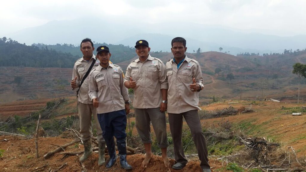 fkp2indonesia's tweet photo. Geliat petugas pndamping TKPPLP brsama instansi terkait mnggerakkan pmbngunan perkebunan pada Kegiatan Pengmbangan Kebun Kakao Rakyat seluas 200Ha di Kab. Pidie Jaya Prov.Aceh @ditjenbun @badansdm @HukmasDitjenbun #perkebunanjaya #tkpplpaceh #fkp2i https://t.co/v6eOi2Li4P