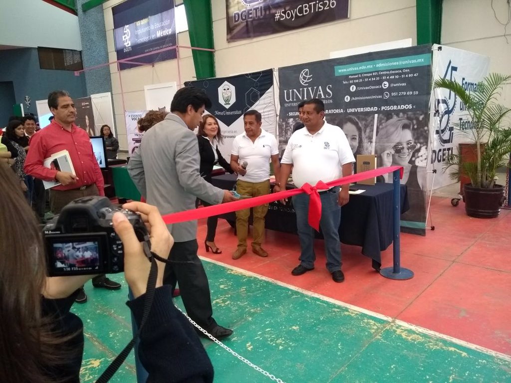 tecteposcolula's tweet photo. El @tecteposcolula presente en la Feria Vocacional 2018 del #CBTis26 de San Felipe del Agua Oaxaca #VenadosITSTE #InformarParaCrecer @TecNMOficial @CGEMSSCT_GobOax @CEPPEMSOaxaca @Proyecta_Tec @ExporientaOax https://t.co/3buis6Pi9L