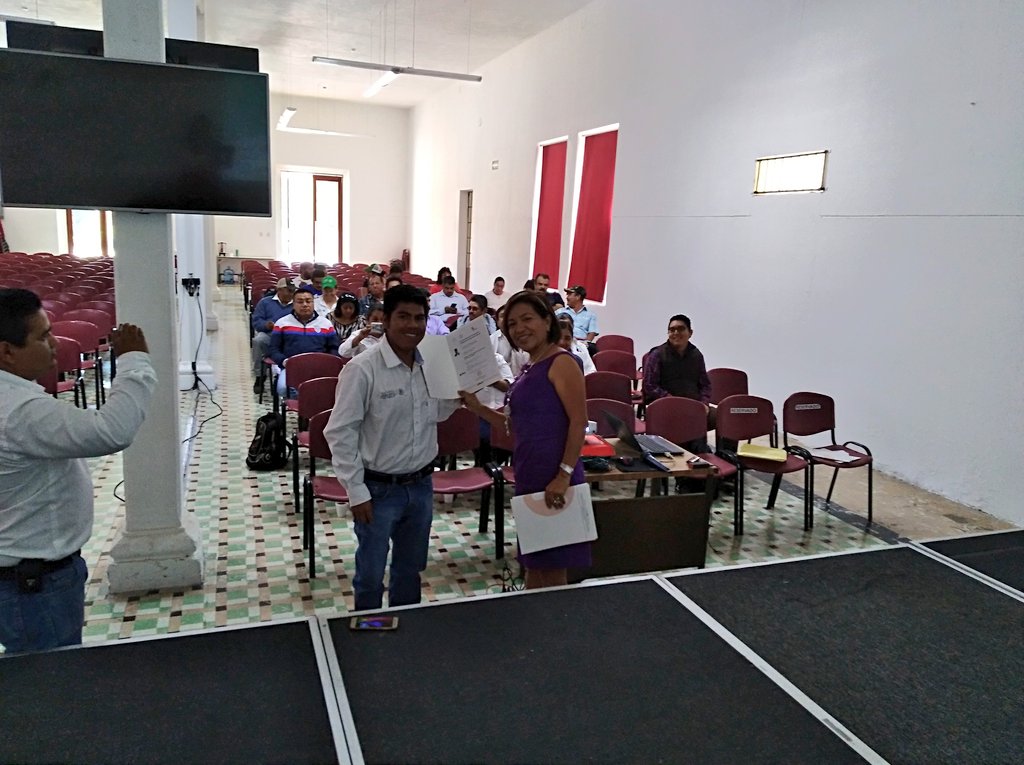 DesdeGto's tweet photo. Durante la sesión 6 de #GEIT_Gto_Agrícolas, entregamos certificados de #CompetenciaLaboral del EC0217 de @ConocerMx a #extensionistas que hicieron su proceso con @incarural
Felicidades @GenMonzon
@fersitos @Berna_godb @14Marijuani @casber712 @Rmz_VM @ZaragozMarin @MariCarmenUrib8 https://t.co/I94tsUOgd3