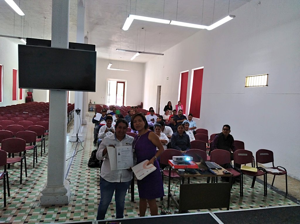 DesdeGto's tweet photo. Durante la sesión 6 de #GEIT_Gto_Agrícolas, entregamos certificados de #CompetenciaLaboral del EC0217 de @ConocerMx a #extensionistas que hicieron su proceso con @incarural
Felicidades @GenMonzon
@fersitos @Berna_godb @14Marijuani @casber712 @Rmz_VM @ZaragozMarin @MariCarmenUrib8 https://t.co/I94tsUOgd3
