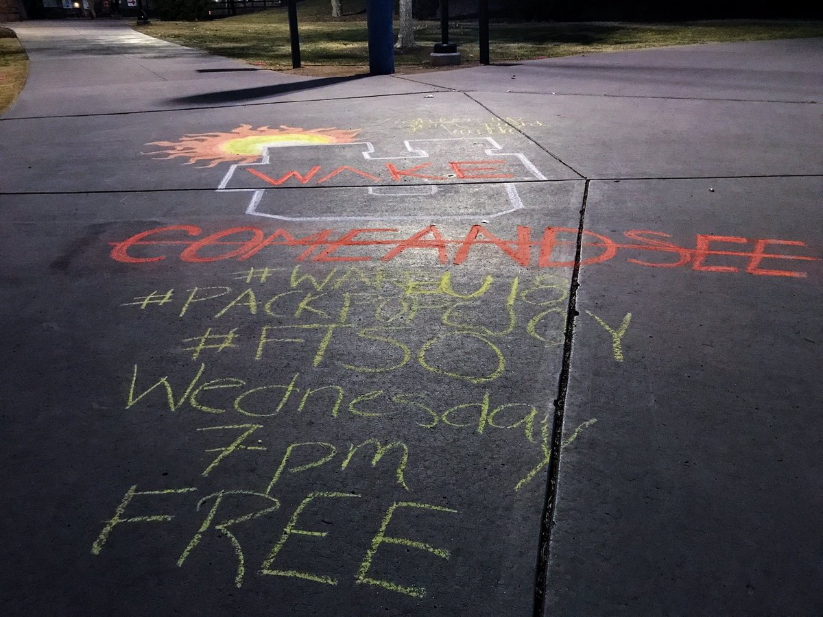 CTZN_YA's tweet photo. Another awesome night of chalking up The University of New Mexico with #WakeU18 ππ»
#PackPopejoy #FTSO #liveFTSO https://t.co/lS2O9BpgYJ