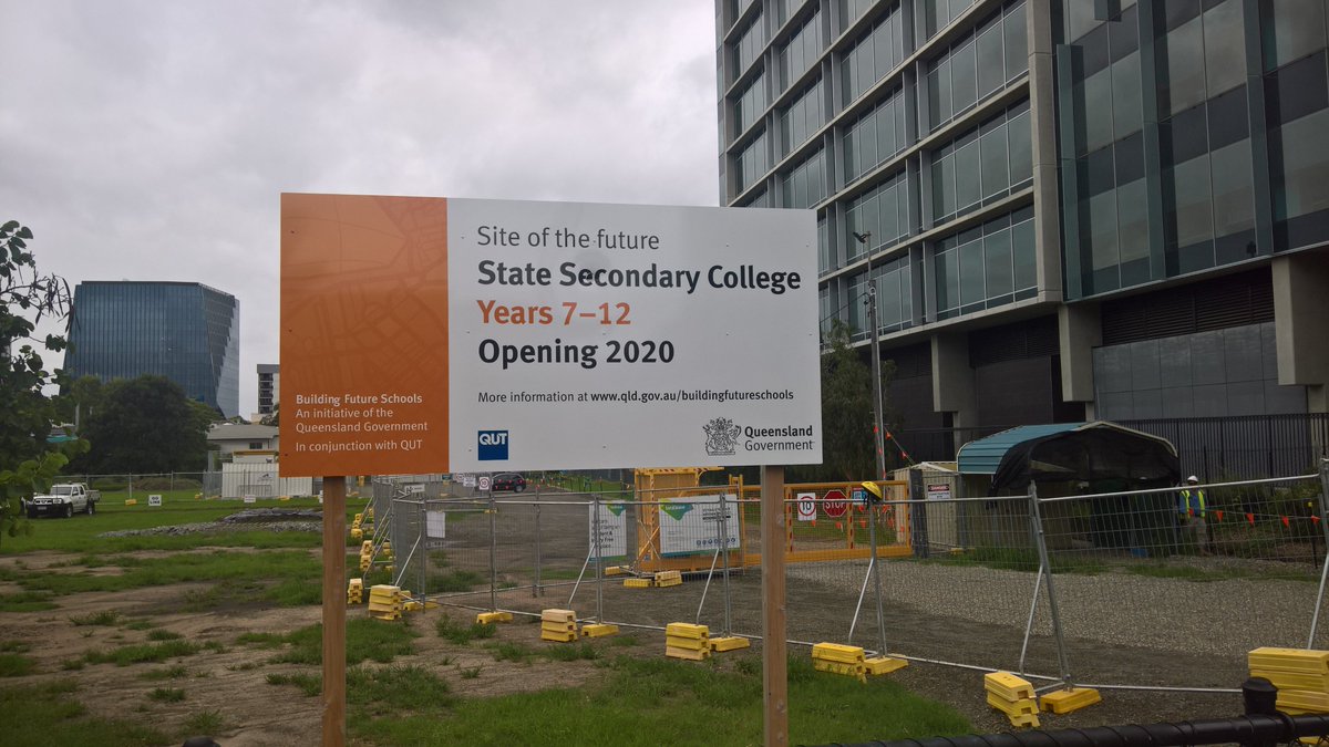 Schoolapedia's tweet photo. Been visiting this part of Brisbane for the last couple of years, watching it grow. Noticed this today. 3,000 additional students expected to move into inner Brisbane in the next 5 years, 1st inner Brisbane school to be built in over 50 years.
@OCOSVic @SOSAust @QLDEducation https://t.co/hZyVQFoeEd