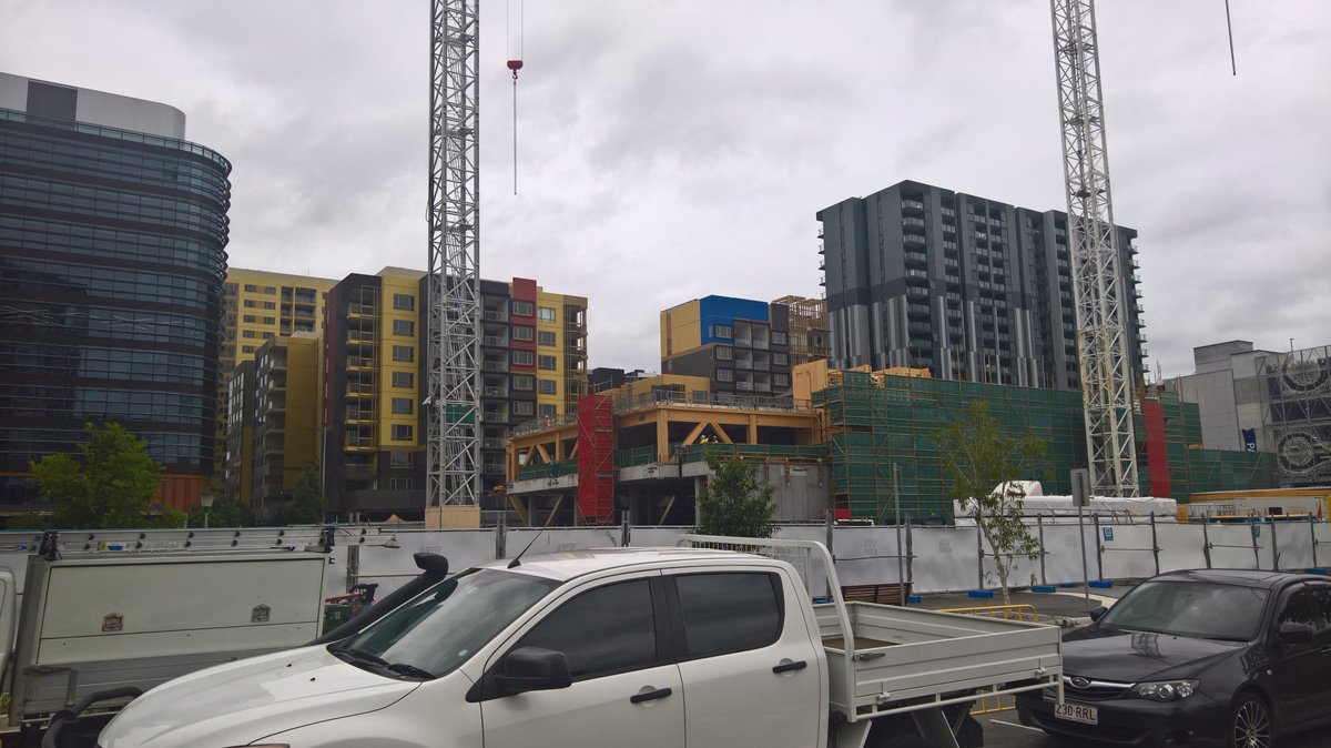 Schoolapedia's tweet photo. Been visiting this part of Brisbane for the last couple of years, watching it grow. Noticed this today. 3,000 additional students expected to move into inner Brisbane in the next 5 years, 1st inner Brisbane school to be built in over 50 years.
@OCOSVic @SOSAust @QLDEducation https://t.co/hZyVQFoeEd