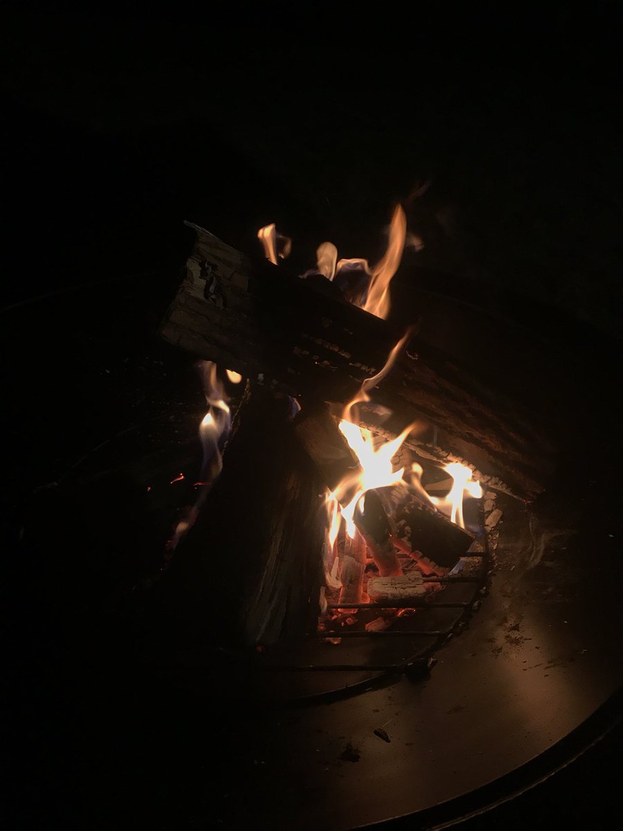 seantpdaly's tweet photo. Here’s to the night. https://t.co/jvI8azJsSz
