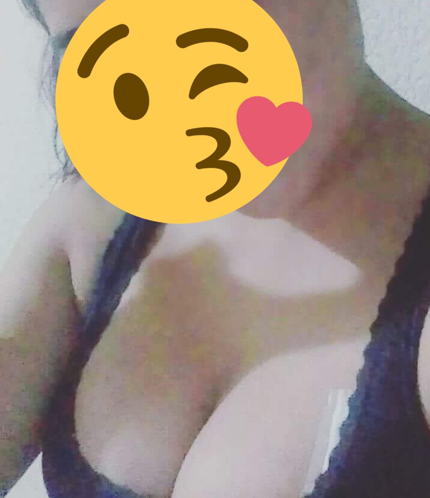 MildredSex_T's tweet photo. Como que hace calor esta noche 🔥🔥🔥🔥 https://t.co/HLAmUhGRyQ