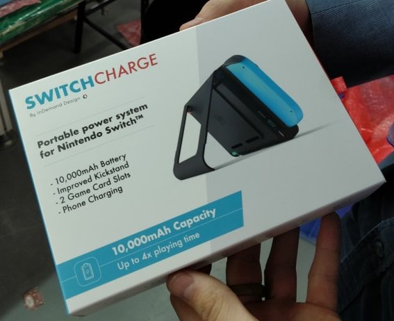 f_kamura's tweet photo. SwitchChargeの出荷が3月上旬より開始される様です。
日本国内のゲーム関連サイトやブログでは書いてませんが
バッテリーが
12,000mAh → 10,000mAh
と変更されてます。
購入する人は気を付けましょう
※当初の12時間連続稼働はたぶん無理です
#Switch
#SwitchCharge https://t.co/XS2G39omjx