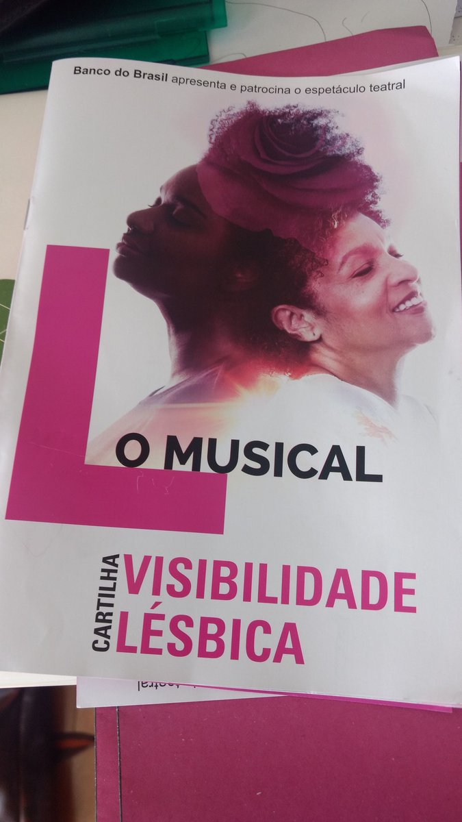 Hegel72's tweet photo. Super iniciativa do espetáculo @L_omusical. Cartilha sobre a #visibilidadelesbica que aborda temas sobre saúde, #lesbofeminicidio #lesbofobia. Alerta sobre práticas bizarras como o #estuprocorretivo. https://t.co/OgQgbcCHxc