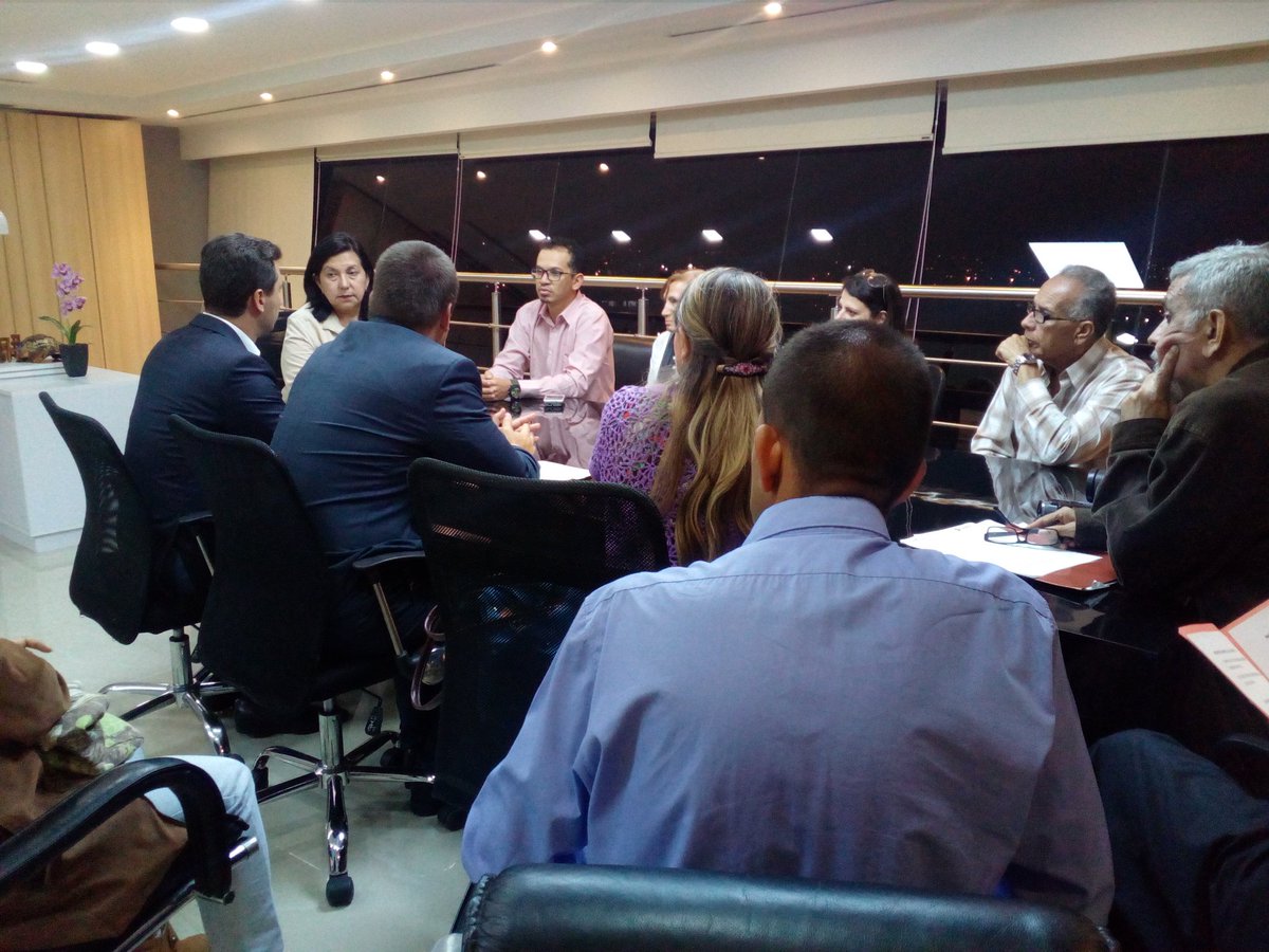 gestionperfecta's tweet photo. A esta hora recibo visita oficial de la Delegación Diplomática Rusa en el despacho del @gobiernodelara afianzando lazos de hermandad, cooperación y riquezas culturales. https://t.co/LshAxKRyFk
