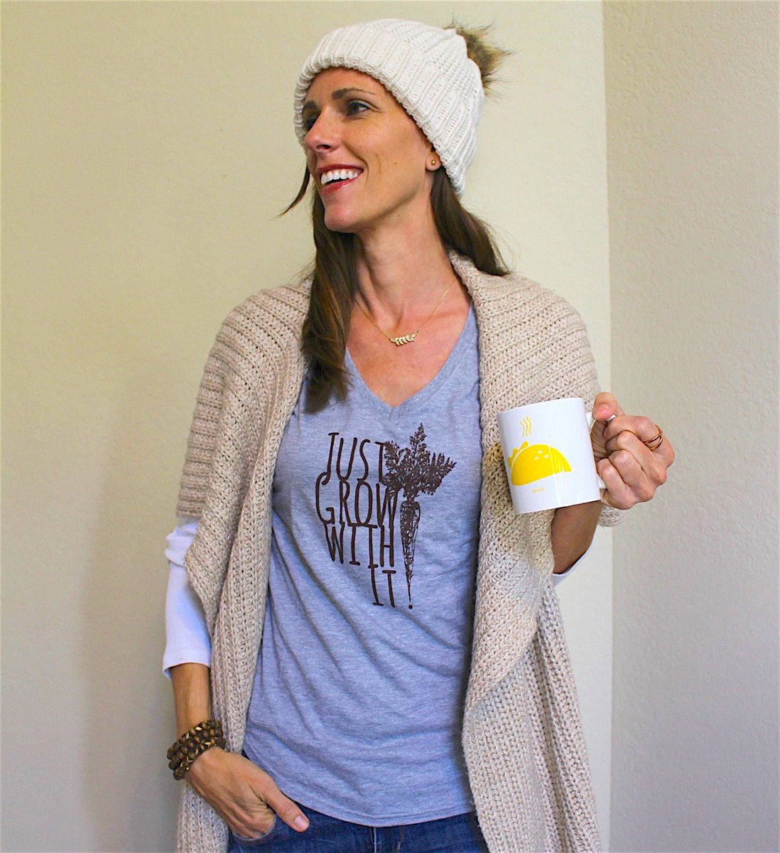 LSavourTextiles's tweet photo. Layer it up in style with our Just Grow With It T-shirt
.
.
.
.
.
#shopsmall #etsy #cozy #fashion #tshirt #realfood #carrots https://t.co/PoBkaGSRdC
