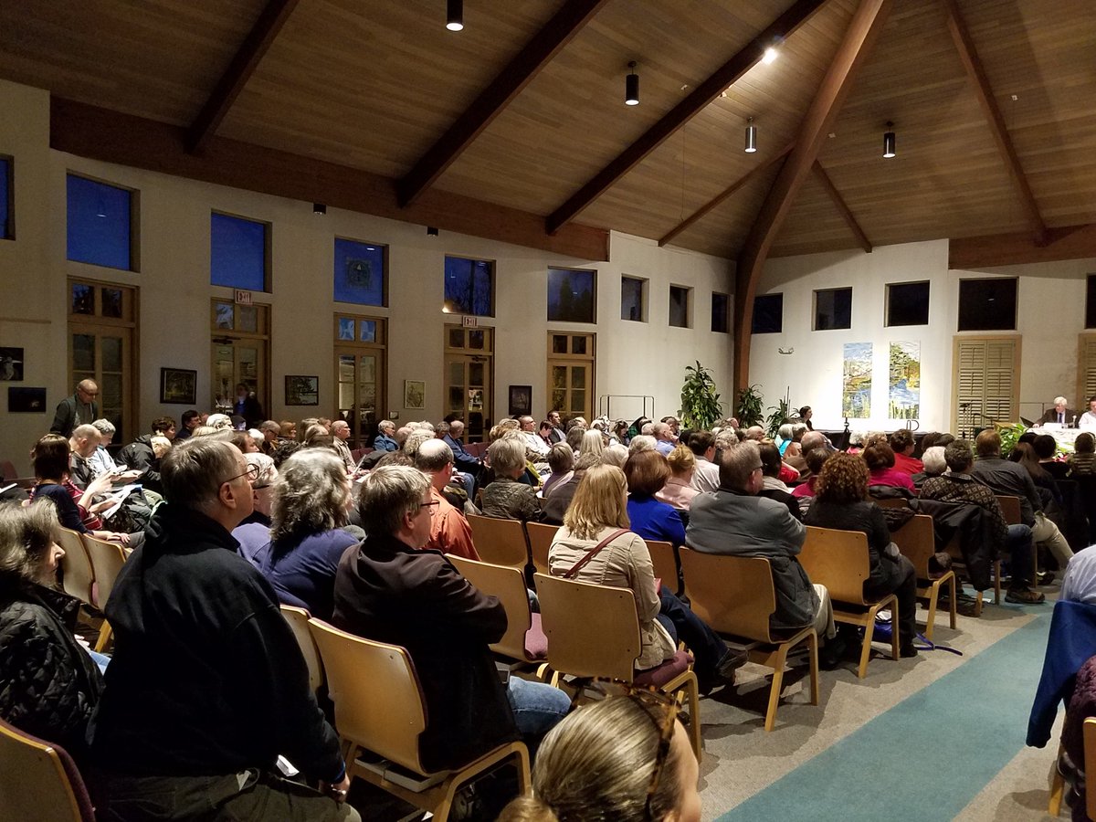 ZachScottOhio's tweet photo. @OhioDistrict12 Amazing turnout tonight at OH12 Candidates Forum. #OH12 #Indivisible #indivisibleOH12 #Ohio https://t.co/rKMjXKvr2W