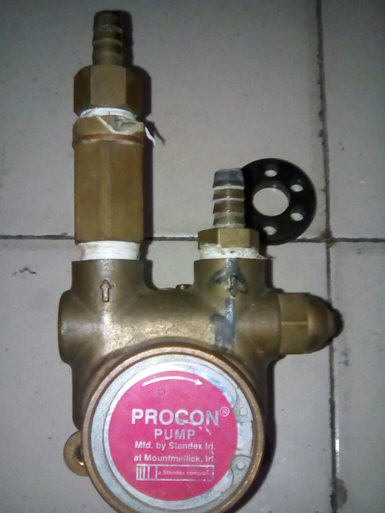 Alberto_5453's tweet photo. @AquiVENDOVE vendo bomba para cafetera espresso casi nueva con acople para cualquier motor 04124485967 https://t.co/pKKMppmwFK