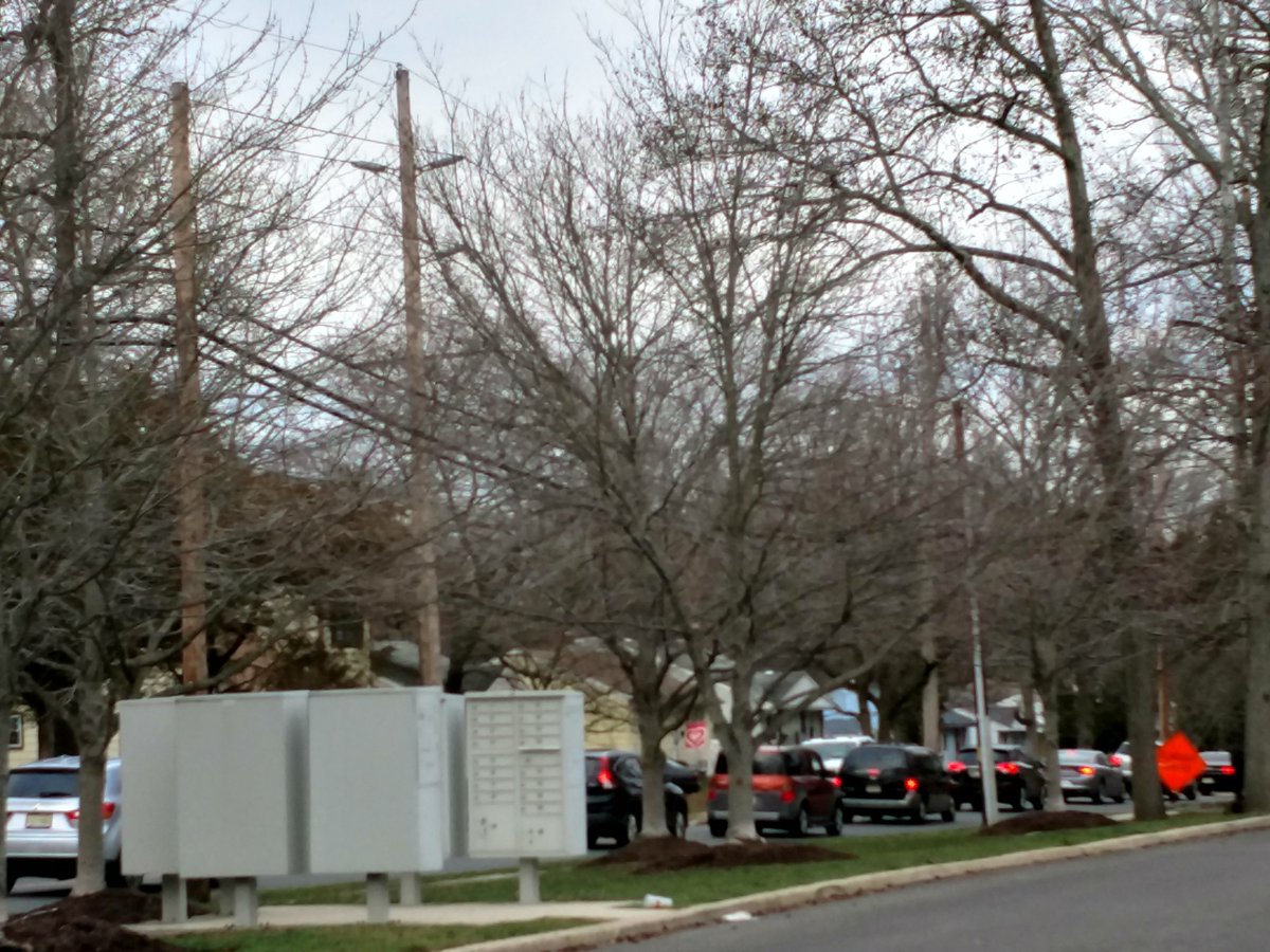 @LindenwoldPD Whose idea was it 2 SHUTDOWN THE DETOUR (no alt route) for  hours of random tree-trimming today? Cars backed up onto the RAILROAD TRACKS! Guess PD in his car 30 ft away didnt think freight train would come by today? Borough making OT $ watching miles-long traffic backup 4 months!