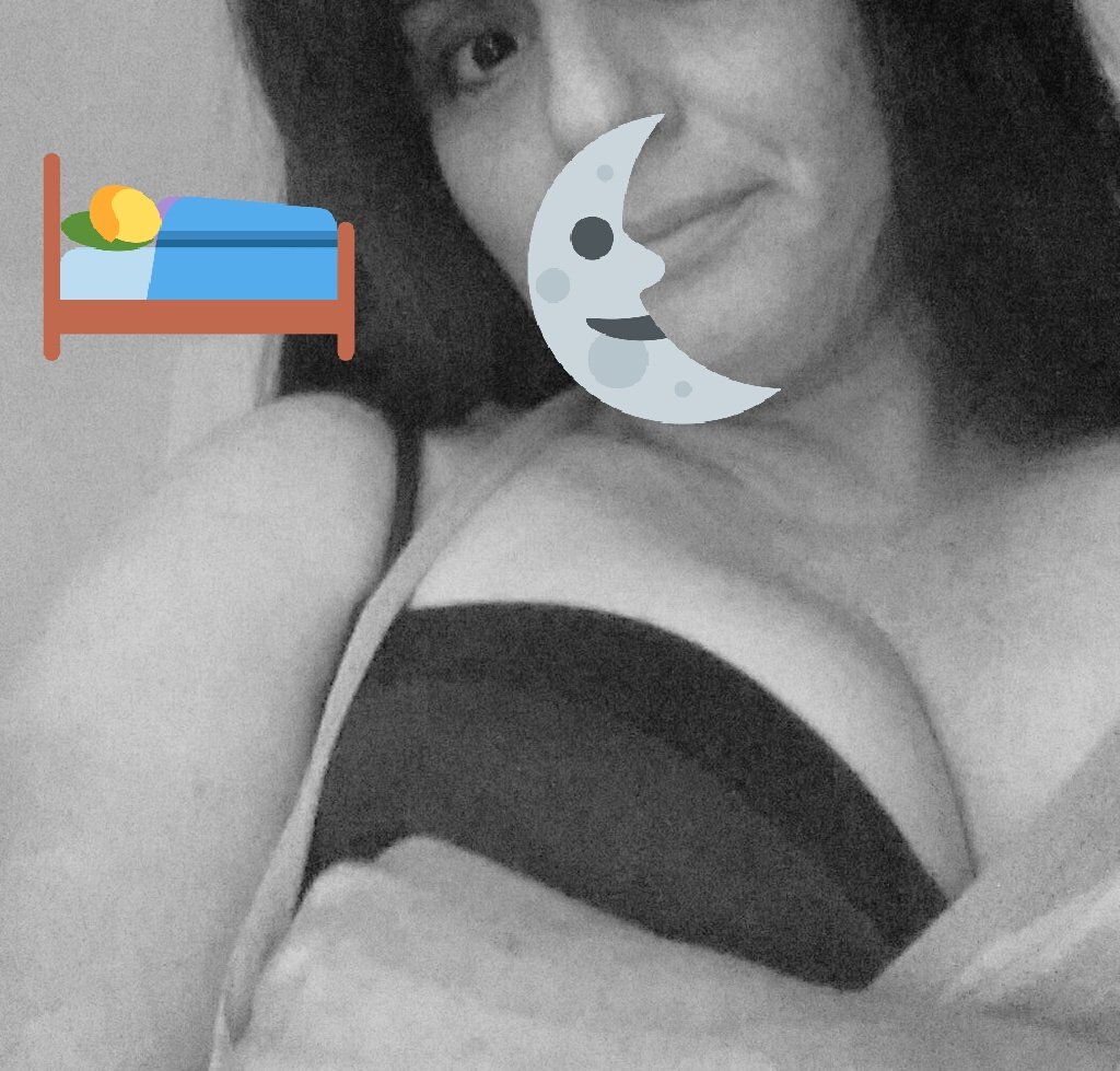 MarciaMorenita's tweet photo. Good night peeps....#camgirl I will be online 2moro 🙇 afternoon for some daytime #sexyfun...the clock is ticking...see you at 2! #adultwork @adultwork Marcia_Morenita 😈😘 #bedtime #ready4bed #goodnight https://t.co/3qkgVZw3l5
