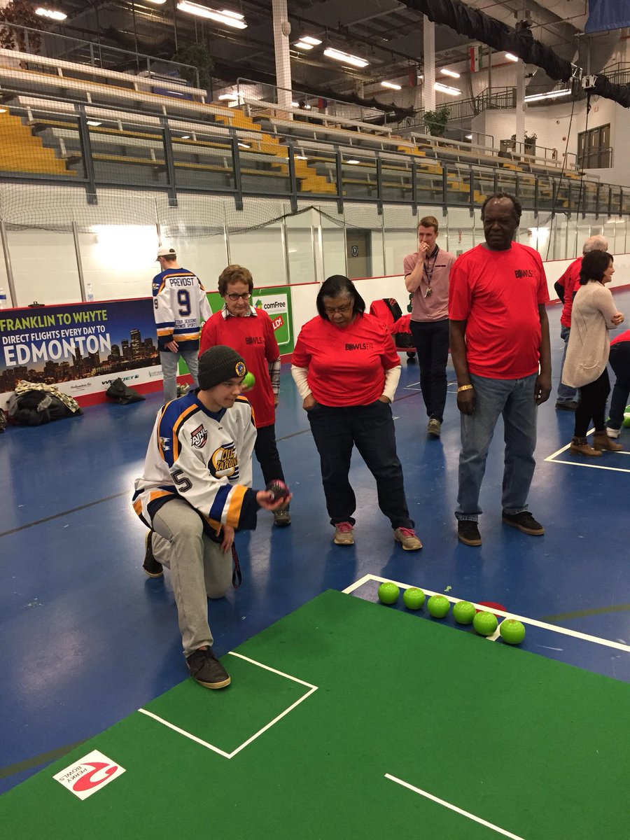 KecsTAD's tweet photo. Huge thanks to @staidansfm and @DementiaAB_NT for allowing @MOBHockey to come and hone their carpet bowling skills. Had a blast. Harder than it looks. #ymmstrong #looksaredeceiving #wileyveterans https://t.co/2Jg1jUq37h