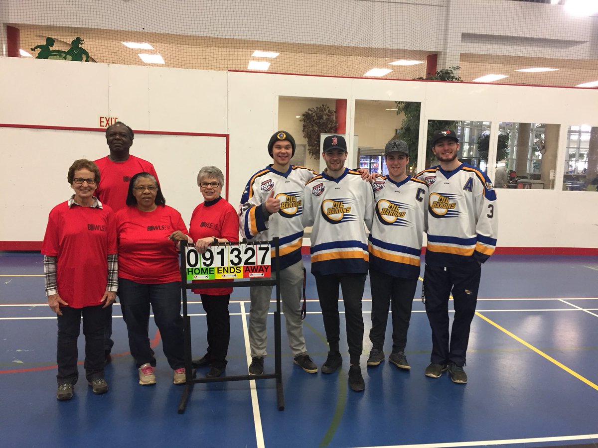 KecsTAD's tweet photo. Huge thanks to @staidansfm and @DementiaAB_NT for allowing @MOBHockey to come and hone their carpet bowling skills. Had a blast. Harder than it looks. #ymmstrong #looksaredeceiving #wileyveterans https://t.co/2Jg1jUq37h