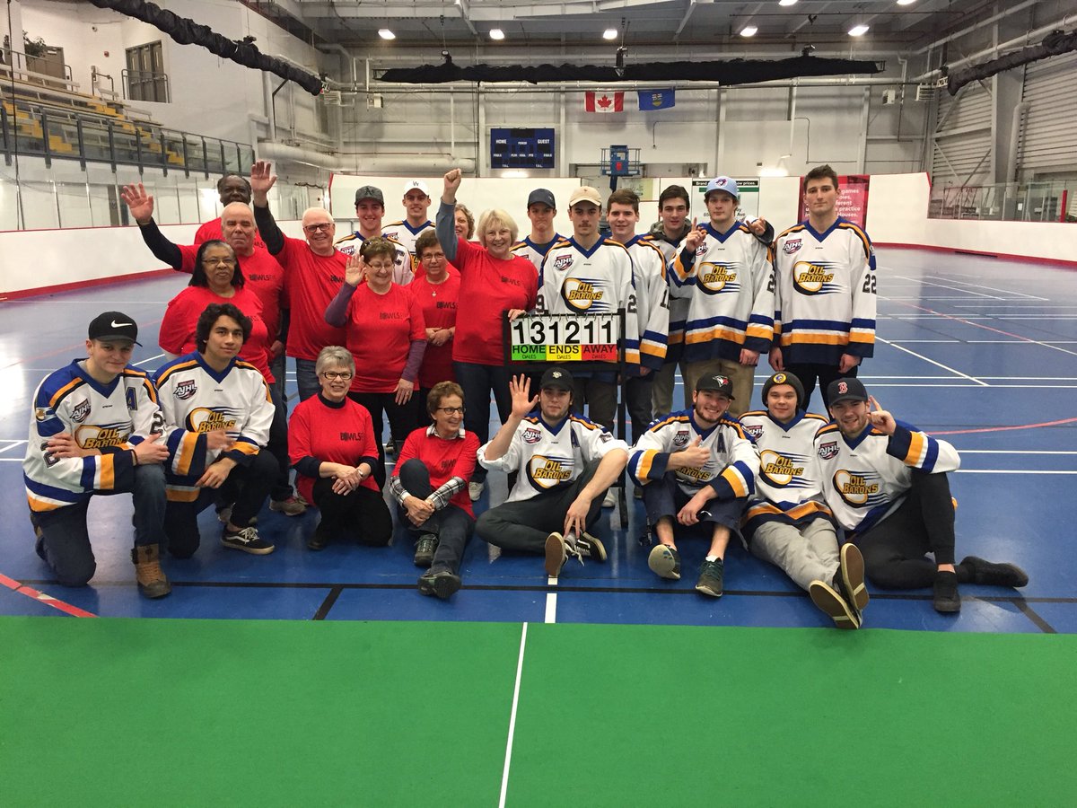 KecsTAD's tweet photo. Huge thanks to @staidansfm and @DementiaAB_NT for allowing @MOBHockey to come and hone their carpet bowling skills. Had a blast. Harder than it looks. #ymmstrong #looksaredeceiving #wileyveterans https://t.co/2Jg1jUq37h
