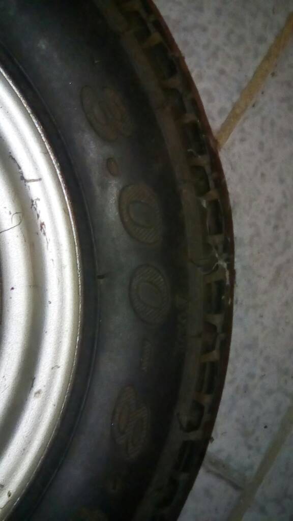 Alberto_5453's tweet photo. @AquiVENDOVE vendo caucho con rin trasero para moto mint 50cc casi ew 04124485967 en valencia tengo repuestos varios https://t.co/2Tystu7Dj8
